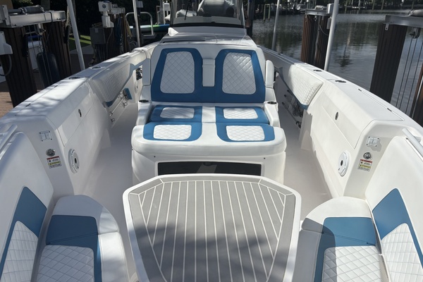 40ft Intrepid Yacht For Sale