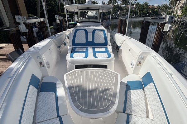 40ft Intrepid Yacht For Sale