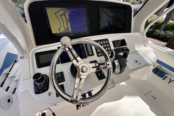 40ft Intrepid Yacht For Sale