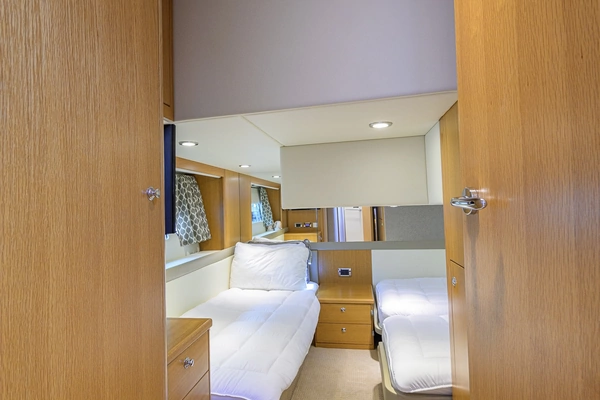 Riviera 445 SUV Yacht For Sale
