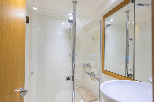 Riviera 445 SUV Yacht For Sale