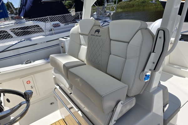 32ft World Cat Yacht For Sale