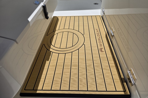 32ft World Cat Yacht For Sale