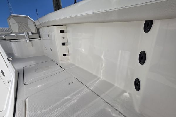 32ft World Cat Yacht For Sale
