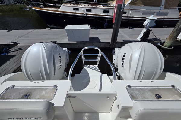 32ft World Cat Yacht For Sale