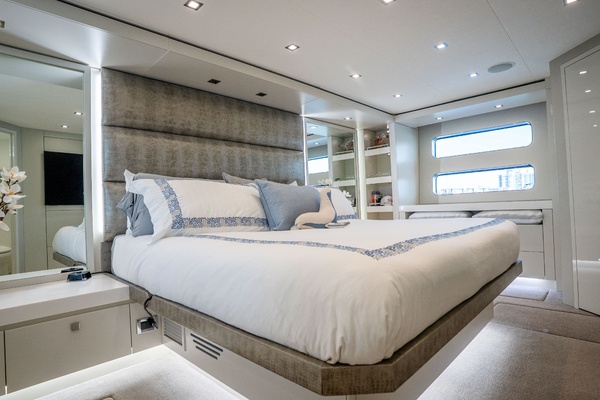 Imagine 75ft Hatteras Yacht For Sale