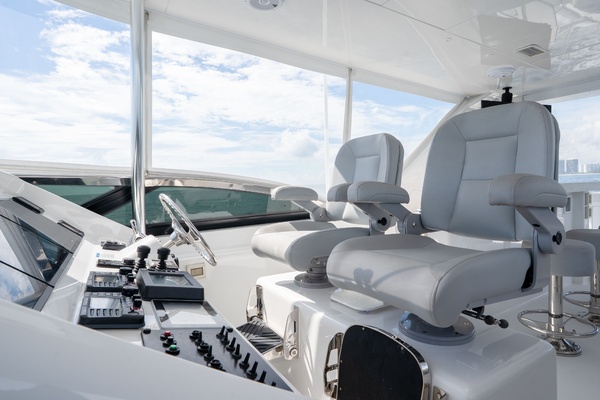 Imagine 75ft Hatteras Yacht For Sale