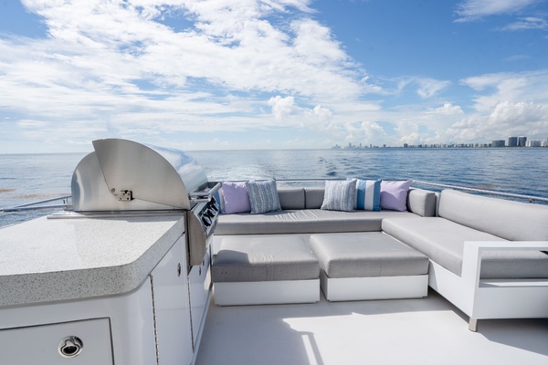 Imagine 75ft Hatteras Yacht For Sale