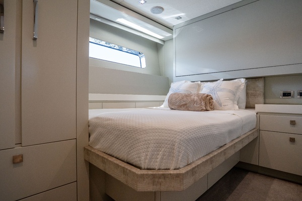 Imagine 75ft Hatteras Yacht For Sale