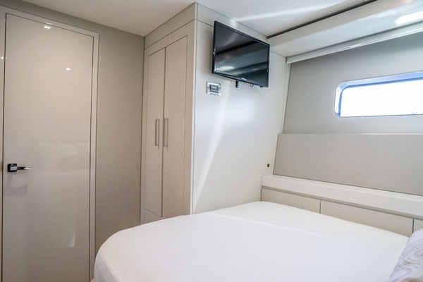Imagine 75ft Hatteras Yacht For Sale
