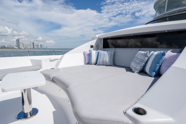 Imagine 75ft Hatteras Yacht For Sale