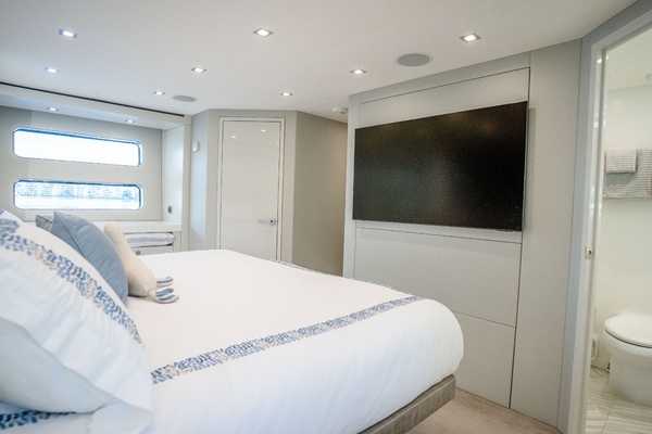Imagine 75ft Hatteras Yacht For Sale