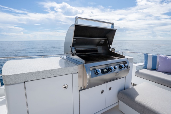 Imagine 75ft Hatteras Yacht For Sale