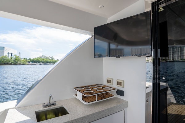 Imagine 75ft Hatteras Yacht For Sale