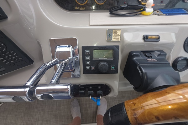 35ft Cruisers Yachts Yacht For Sale
