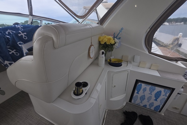 35ft Cruisers Yachts Yacht For Sale