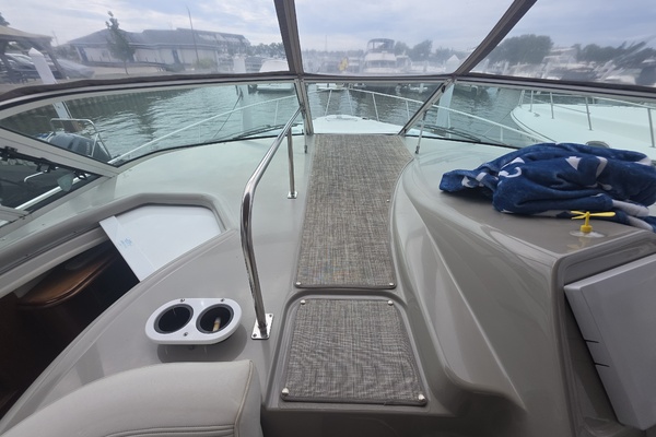 35ft Cruisers Yachts Yacht For Sale