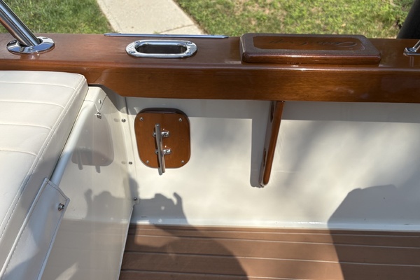 Dory 22ft Chris Craft Yacht For Sale