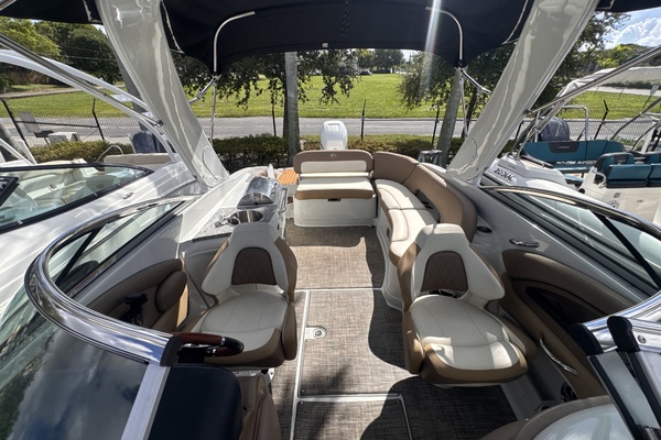 28ft Crownline Yacht For Sale