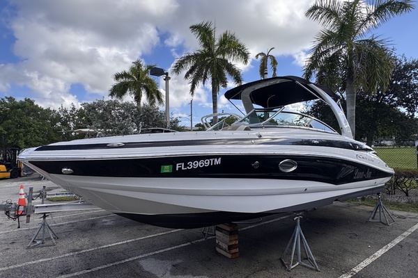 28ft Crownline Yacht For Sale