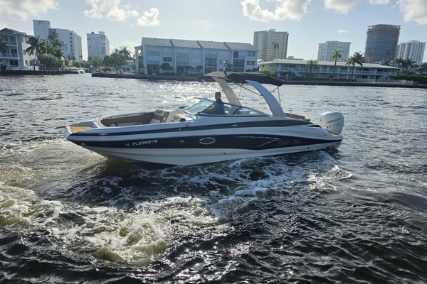 28ft Crownline Yacht For Sale