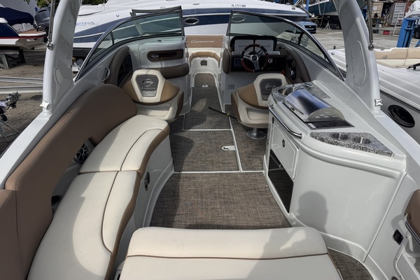 28ft Crownline Yacht For Sale