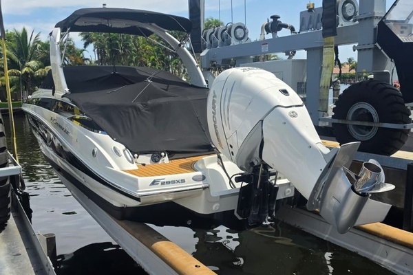 28ft Crownline Yacht For Sale