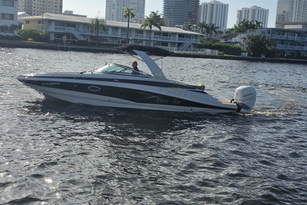 28ft Crownline Yacht For Sale