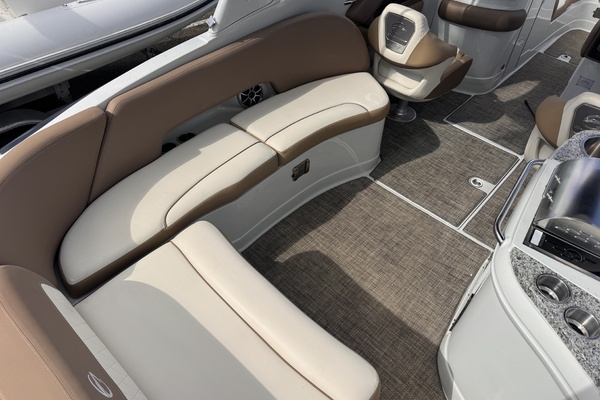 28ft Crownline Yacht For Sale