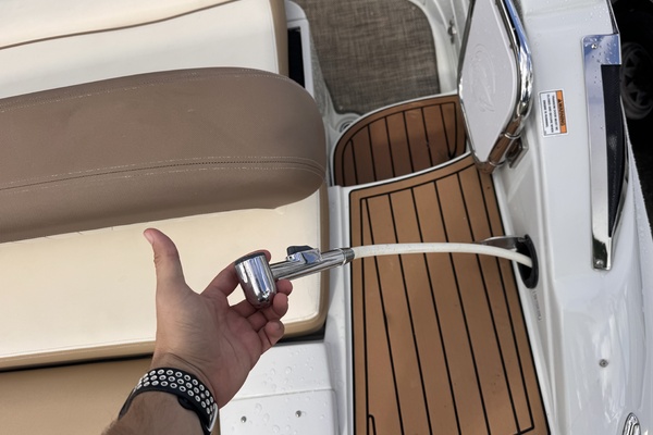 28ft Crownline Yacht For Sale