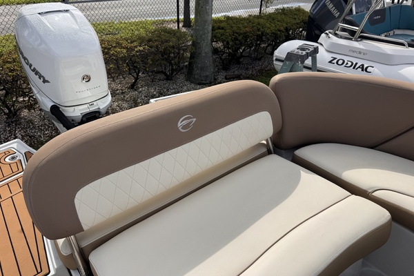 28ft Crownline Yacht For Sale