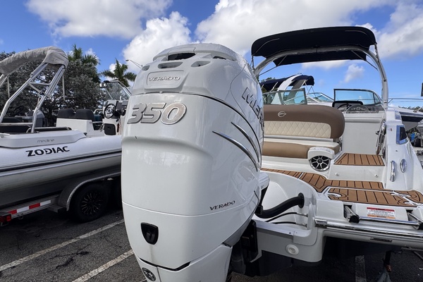 28ft Crownline Yacht For Sale