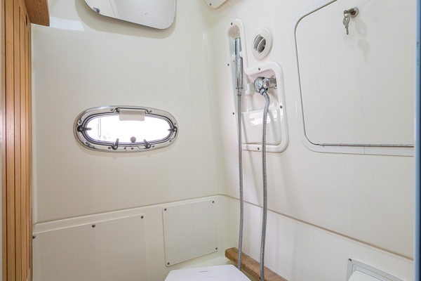 38ft Boston Whaler Yacht For Sale