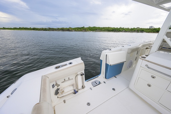 38ft Boston Whaler Yacht For Sale