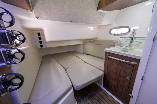 38ft Boston Whaler Yacht For Sale