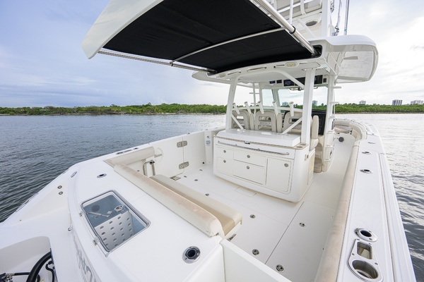 38ft Boston Whaler Yacht For Sale