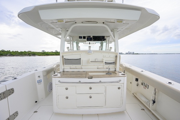 38ft Boston Whaler Yacht For Sale