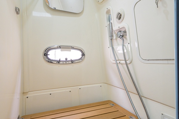 38ft Boston Whaler Yacht For Sale