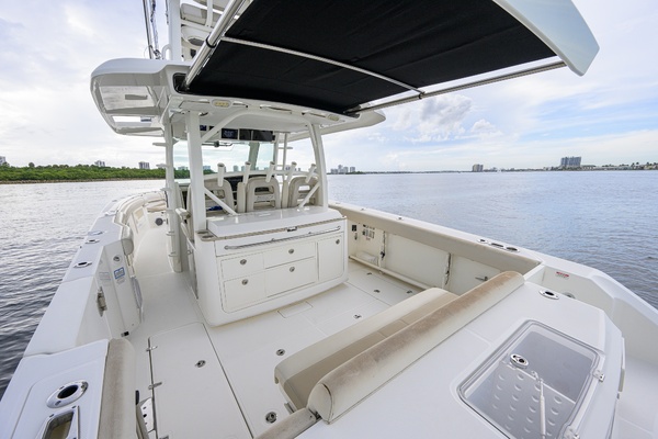 38ft Boston Whaler Yacht For Sale
