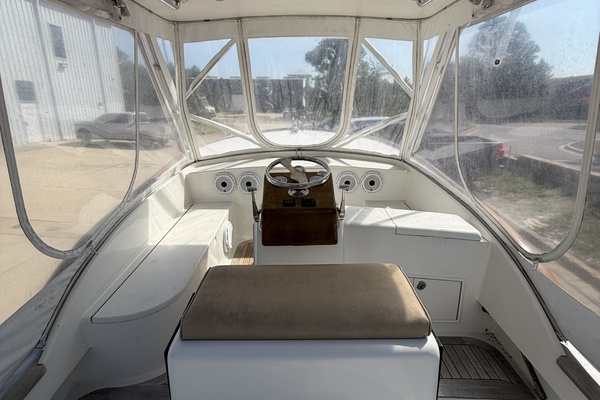 25ft Calyber Yacht For Sale