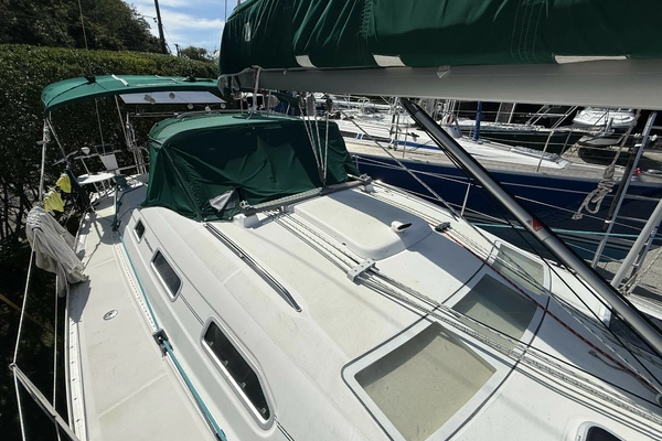 39-ft-Beneteau-2003-393- Jamestown Rhode Island United States  yacht for sale
