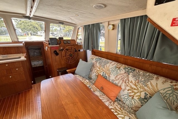 Dream Looper 39ft Mainship Yacht For Sale