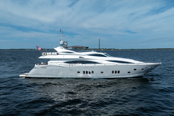 2004Sunseeker 105 ft 105 Yacht   Kefi