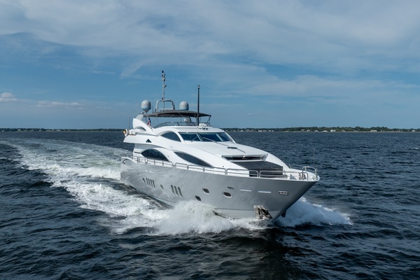 2004Sunseeker 105 ft 105 Yacht   Kefi