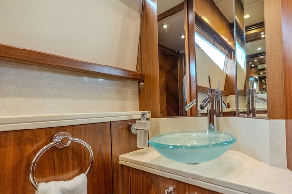2004Sunseeker 105 ft 105 Yacht   Kefi