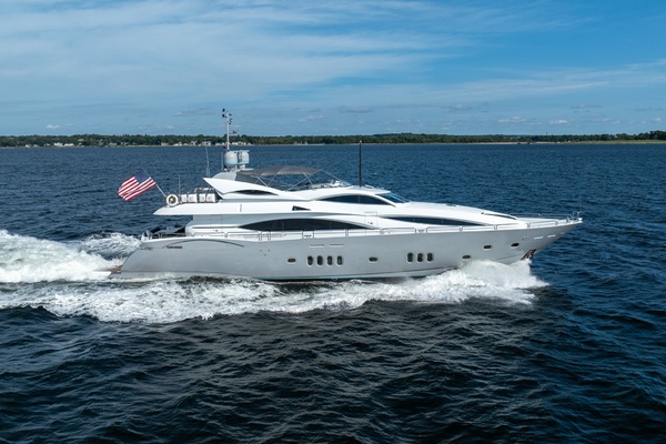 2004Sunseeker 105 ft 105 Yacht   Kefi