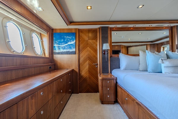 2004Sunseeker 105 ft 105 Yacht   Kefi