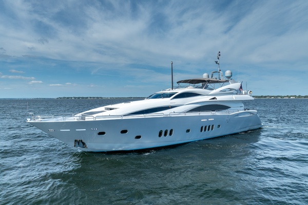 2004Sunseeker 105 ft 105 Yacht   Kefi