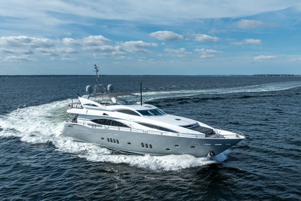 2004Sunseeker 105 ft 105 Yacht   Kefi