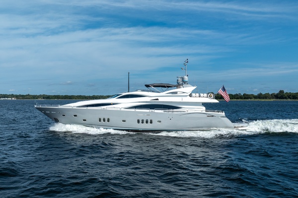 2004Sunseeker 105 ft 105 Yacht   Kefi